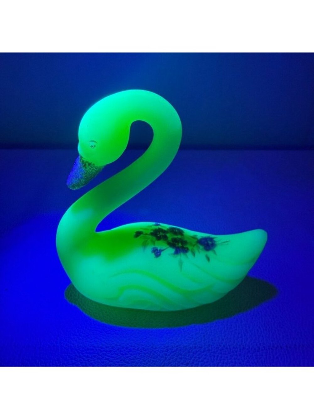 Vintage Fenton Custard Satin Glass Swan Hand Painted Daisies Flowers GLOWS